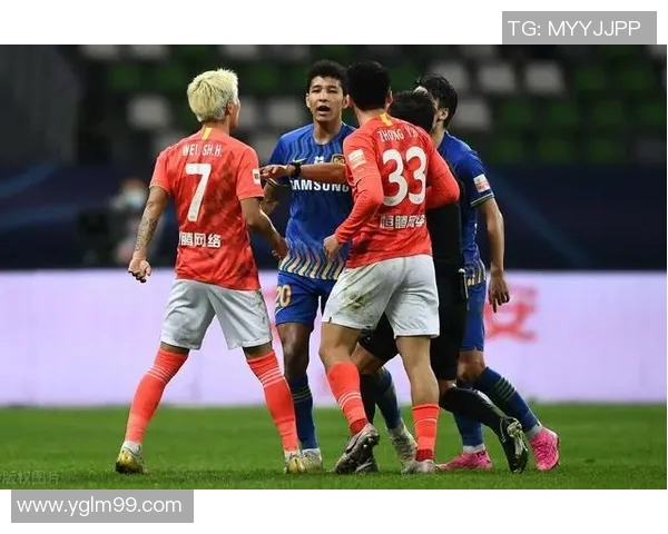 韩国足球明星在关键时刻绝杀对手展现非凡实力与决心